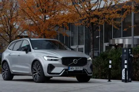 Ile pali volvo xc60 2.0 benzyna? Sprawdź realne zużycie paliwa