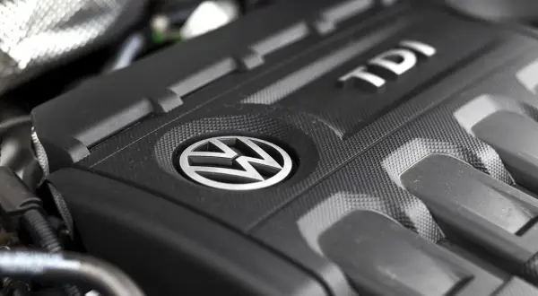 Jaki olej do diesla 1.9 TDI wybrać, by uniknąć awarii silnika? Sprawdź najlepsze opcje!