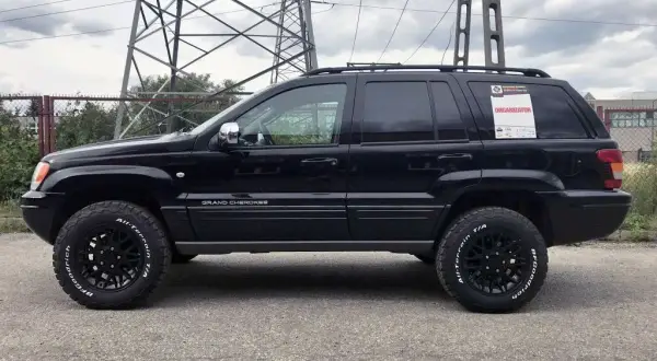 Jak dobrać idealne opony do Jeep WJ po podniesieniu o 2 cale? Praktyczne porady