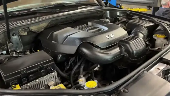 Ile oleju potrzebuje Jeep Grand Cherokee 3.0 CRD? Sprawdź, by uniknąć błędów!